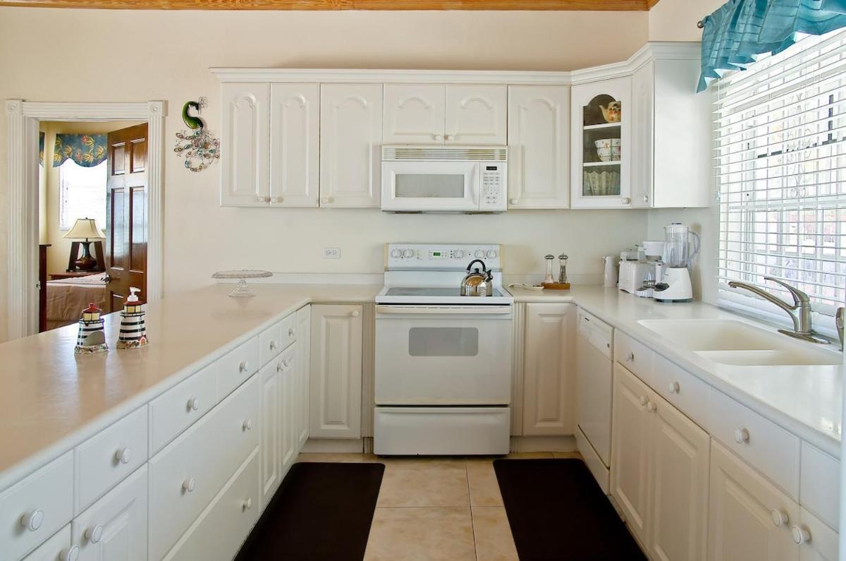 Holiday home Oceanfront 35 Steps Into The Sea! Private Pool! Just Bring Snorkel Gear!