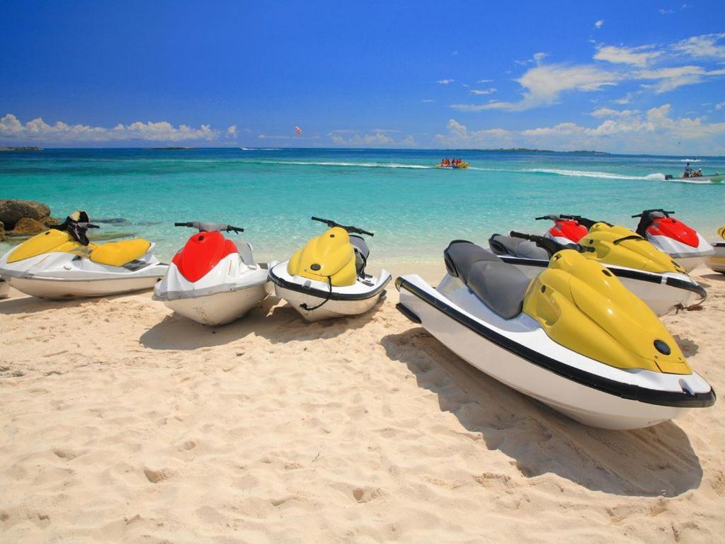 Oceanfront 35 Steps Into The Sea! Private Pool! Just Bring Snorkel Gear! Nassau