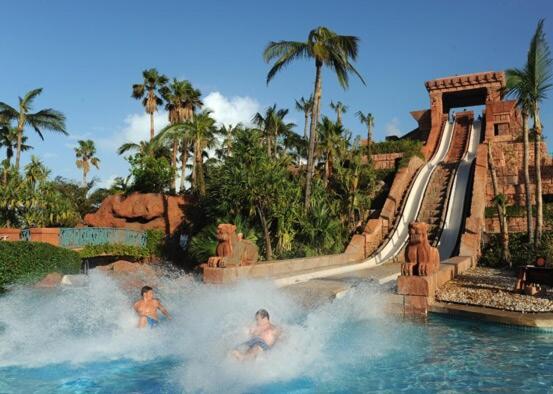 Holiday home Oceanfront 35 Steps Into The Sea! Private Pool! Just Bring Snorkel Gear! Nassau