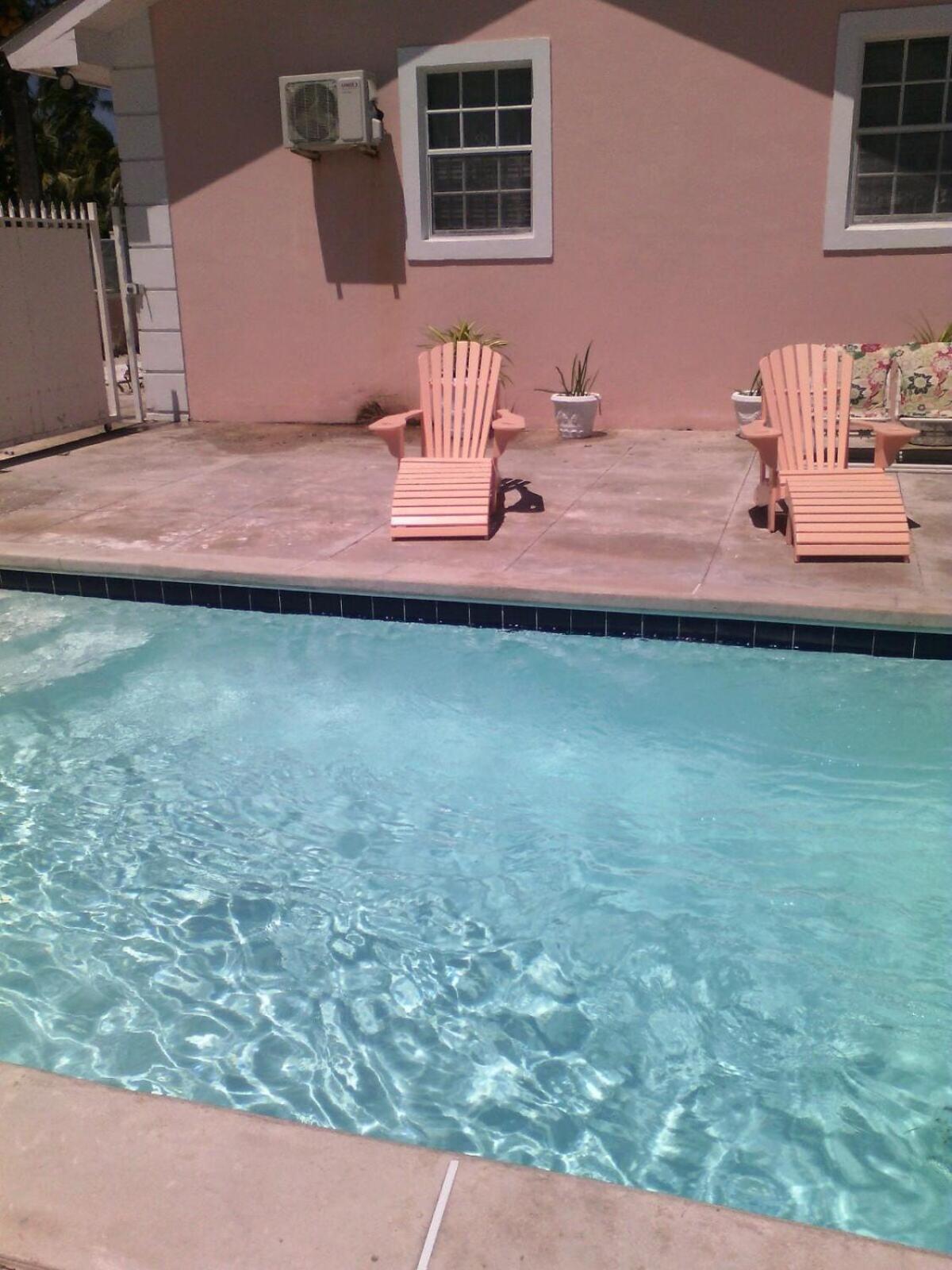 Holiday home Oceanfront 35 Steps Into The Sea! Private Pool! Just Bring Snorkel Gear! Nassau